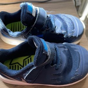 Nike toddler shoes size 8c